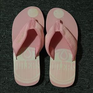 OILERS women’s flip flops / thongs size 7/8